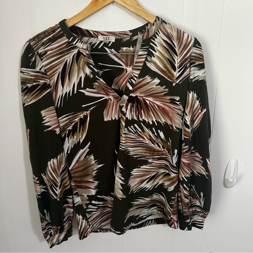 NZXT Black and Cream Blouse